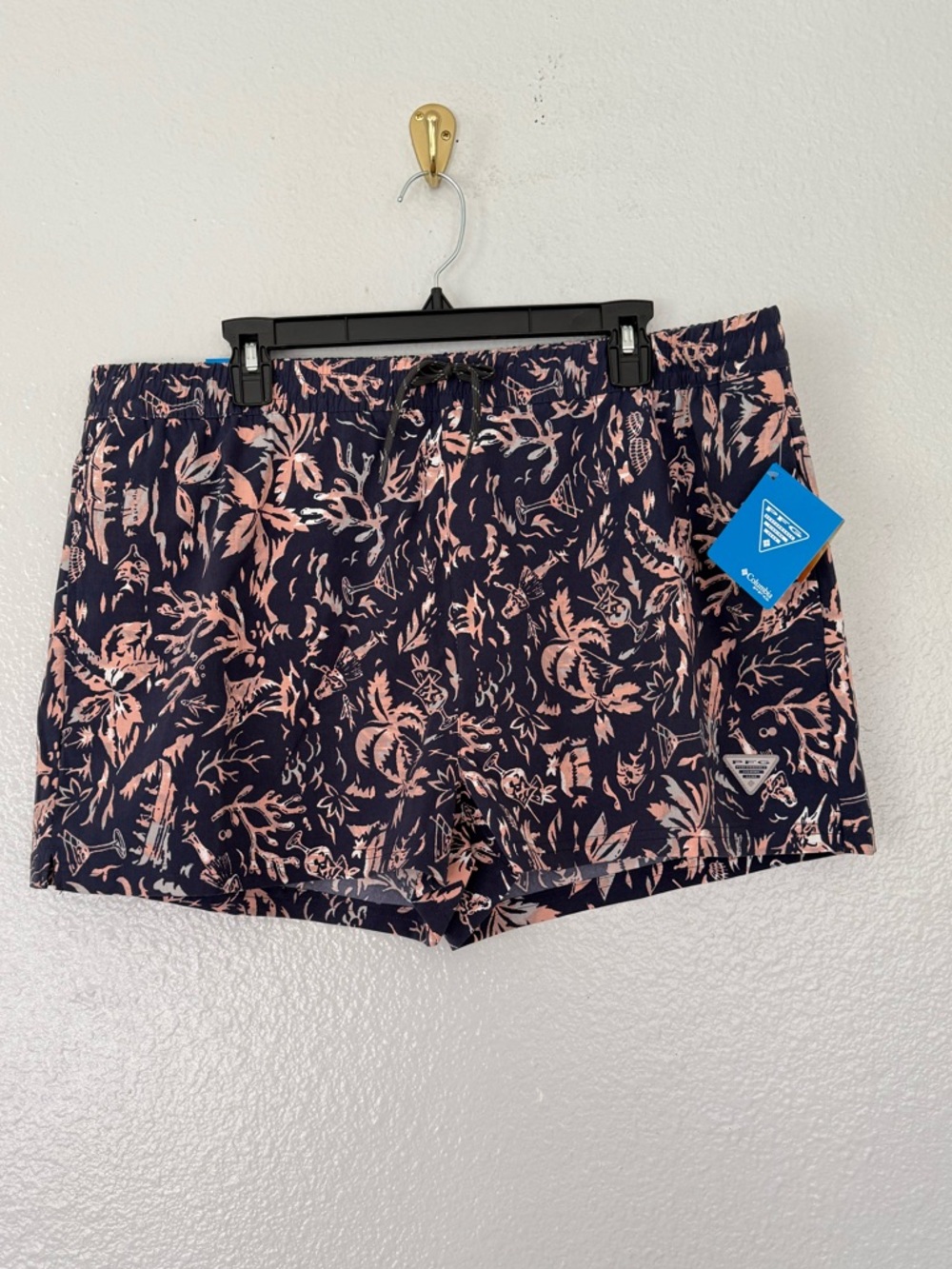 New Columbia Women’s Rugged Water Printed Shorts Size: XL